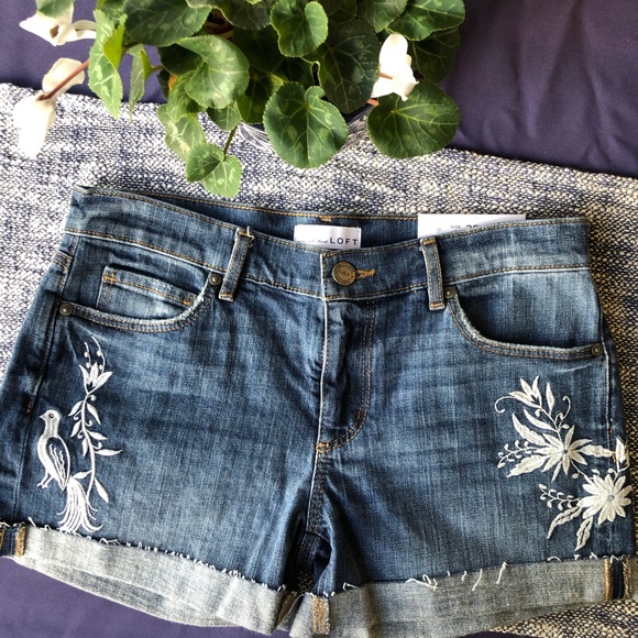 LOFT Pants - 🕊 LOFT Embroidered Denim Shorts